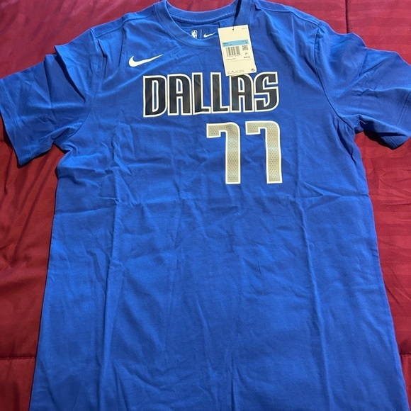 Luka Doncic Dallas Mavericks Nike Icon 2022/23 Name & Number T-Shirt - Blue - Picture 1 of 4